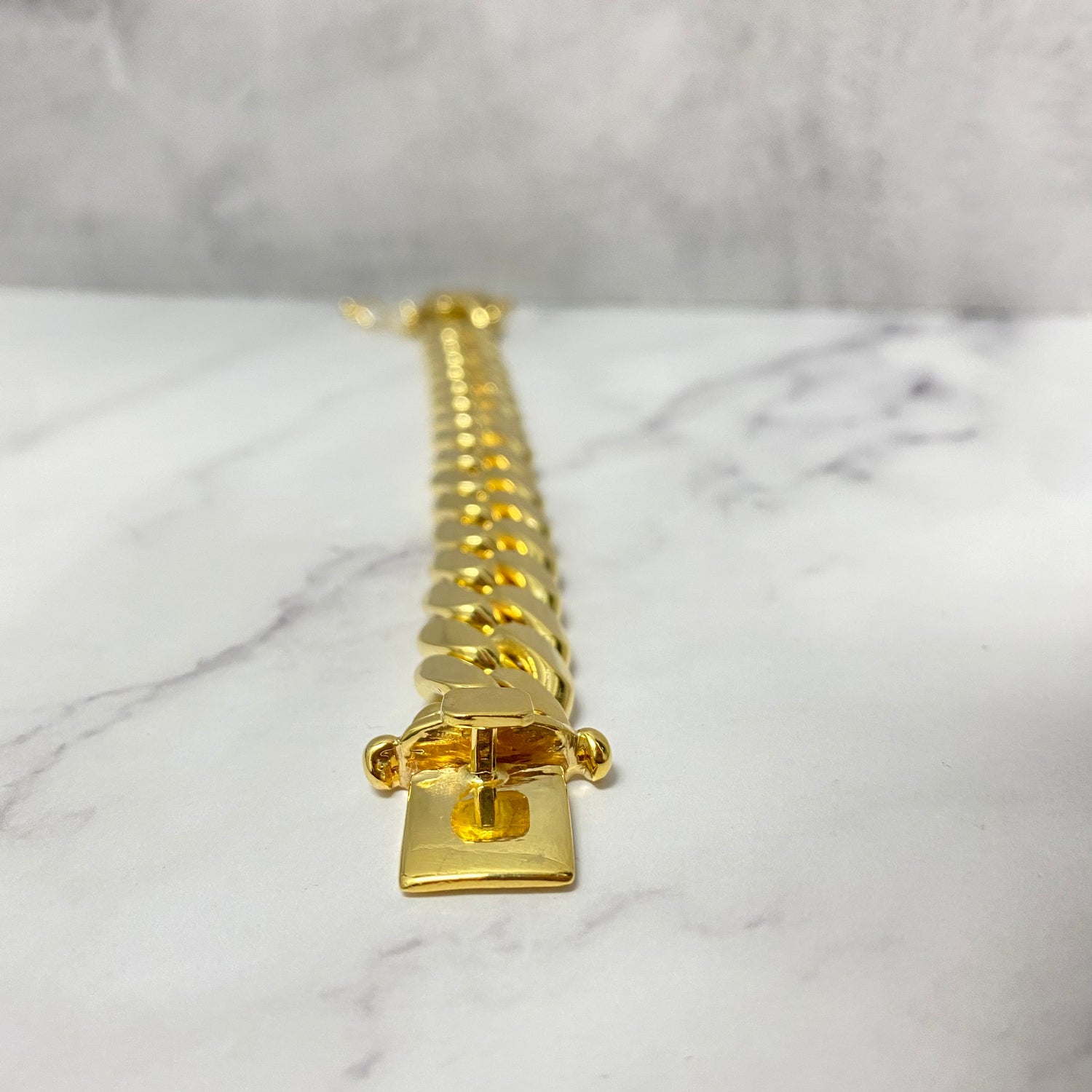 10K Yellow Gold Cuban Links Bracelet / 116.23gr / 15.3mm / 7 1/4in