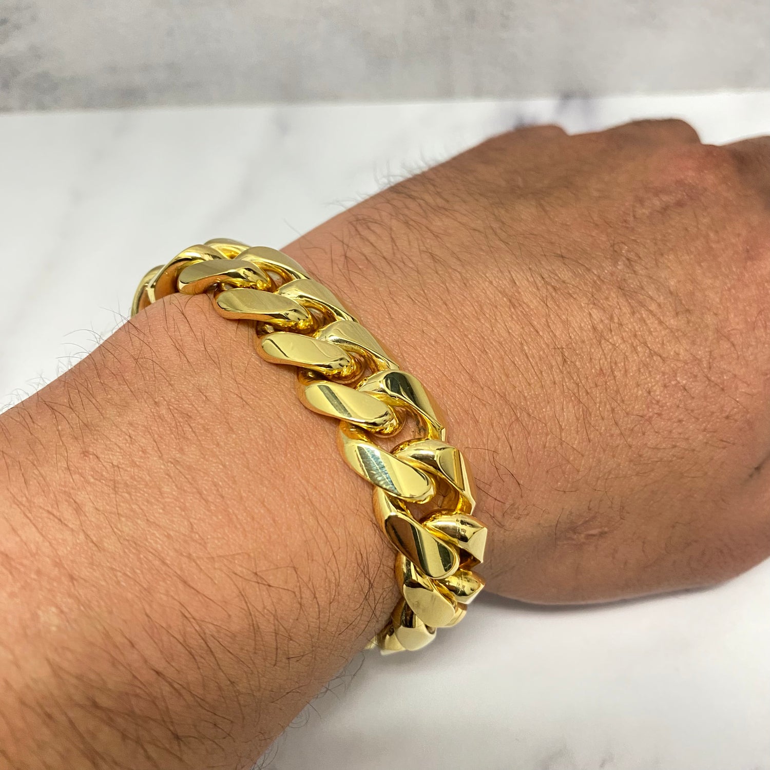 10K Yellow Gold Cuban Links Bracelet / 116.23gr / 15.3mm / 7 1/4in