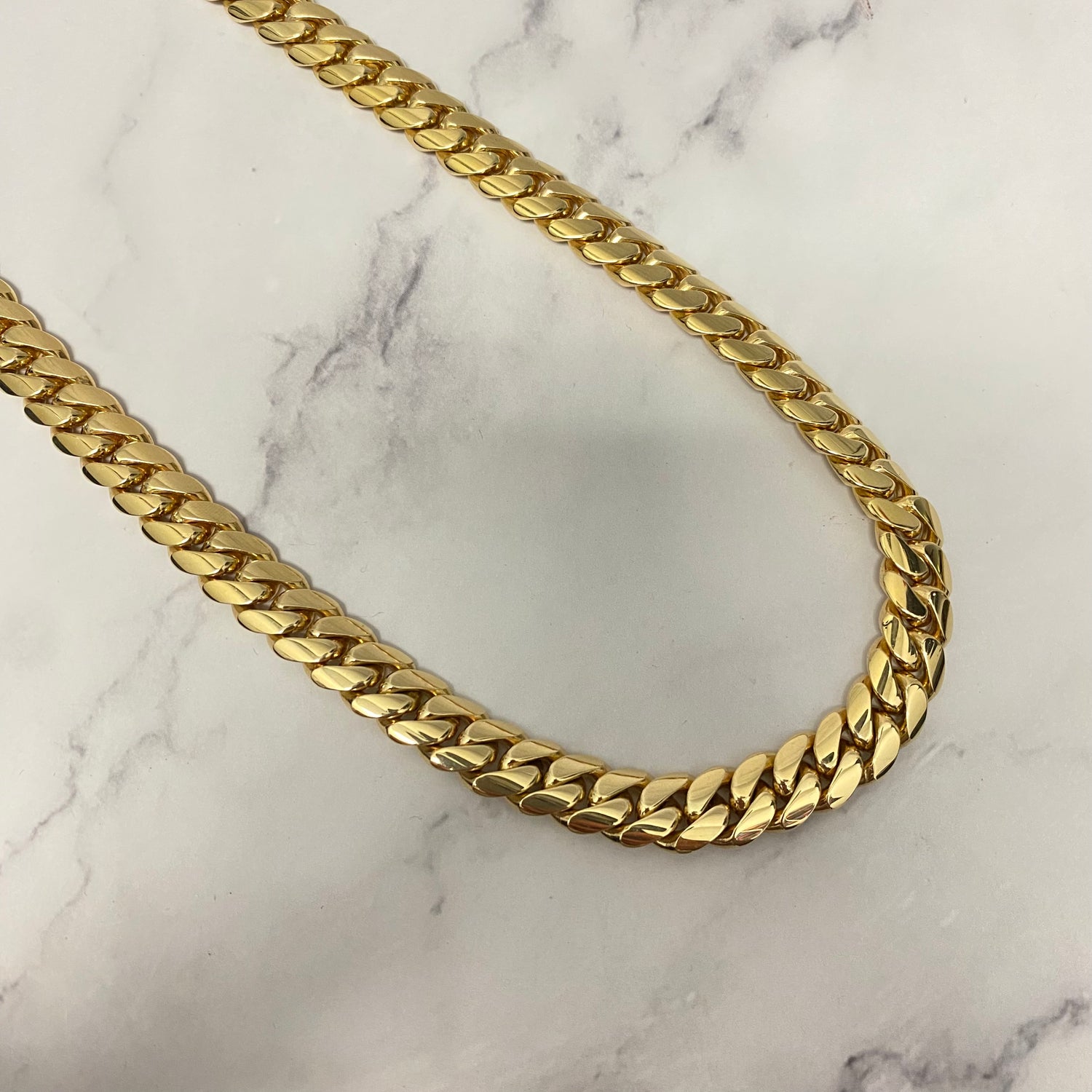 10K Yellow Gold Cuban Links / 177.4gr / 10.7mm / 24in