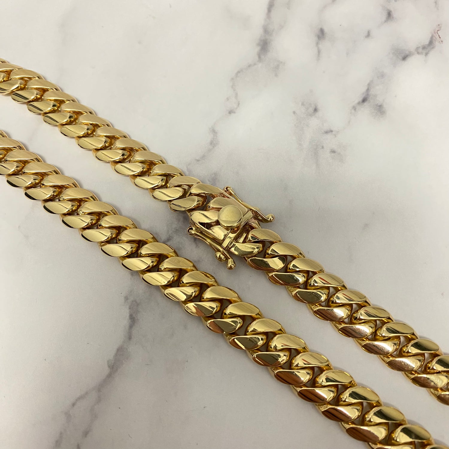 10K Yellow Gold Cuban Links / 177.4gr / 10.7mm / 24in