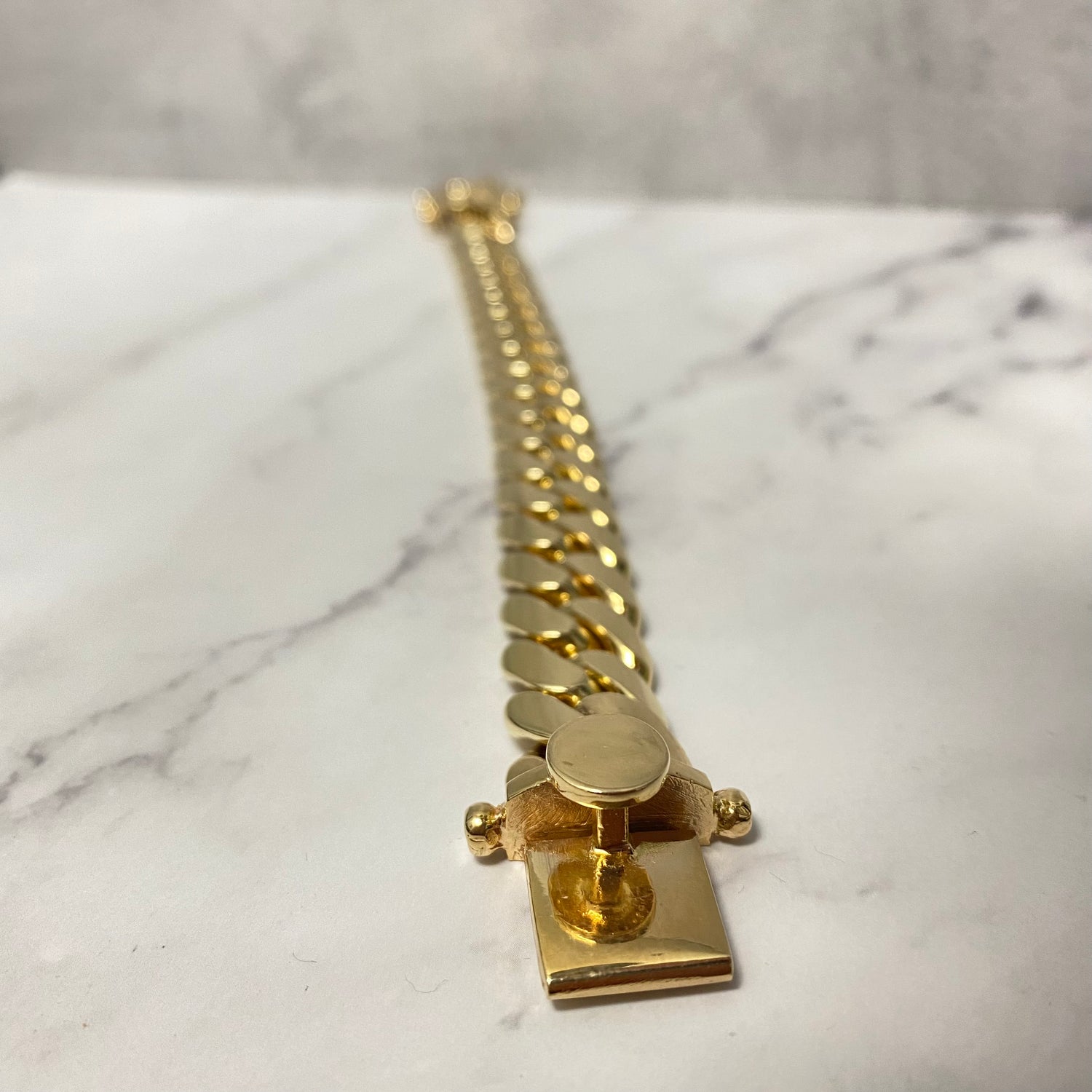 10K Yellow Gold Cuban Links Bracelet / 127.1gr / 14.8mm / 8in