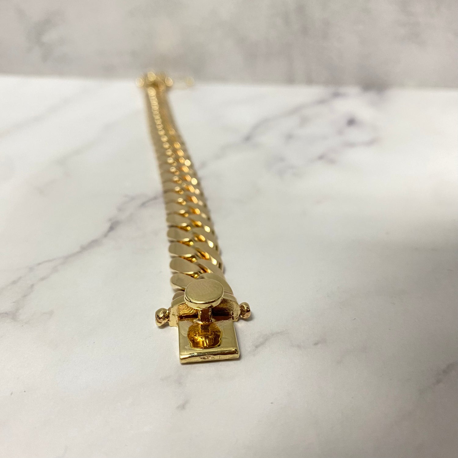 10K Yellow Gold Cuban Links Bracelet / 101.7gr / 13.5mm / 8 1/4in