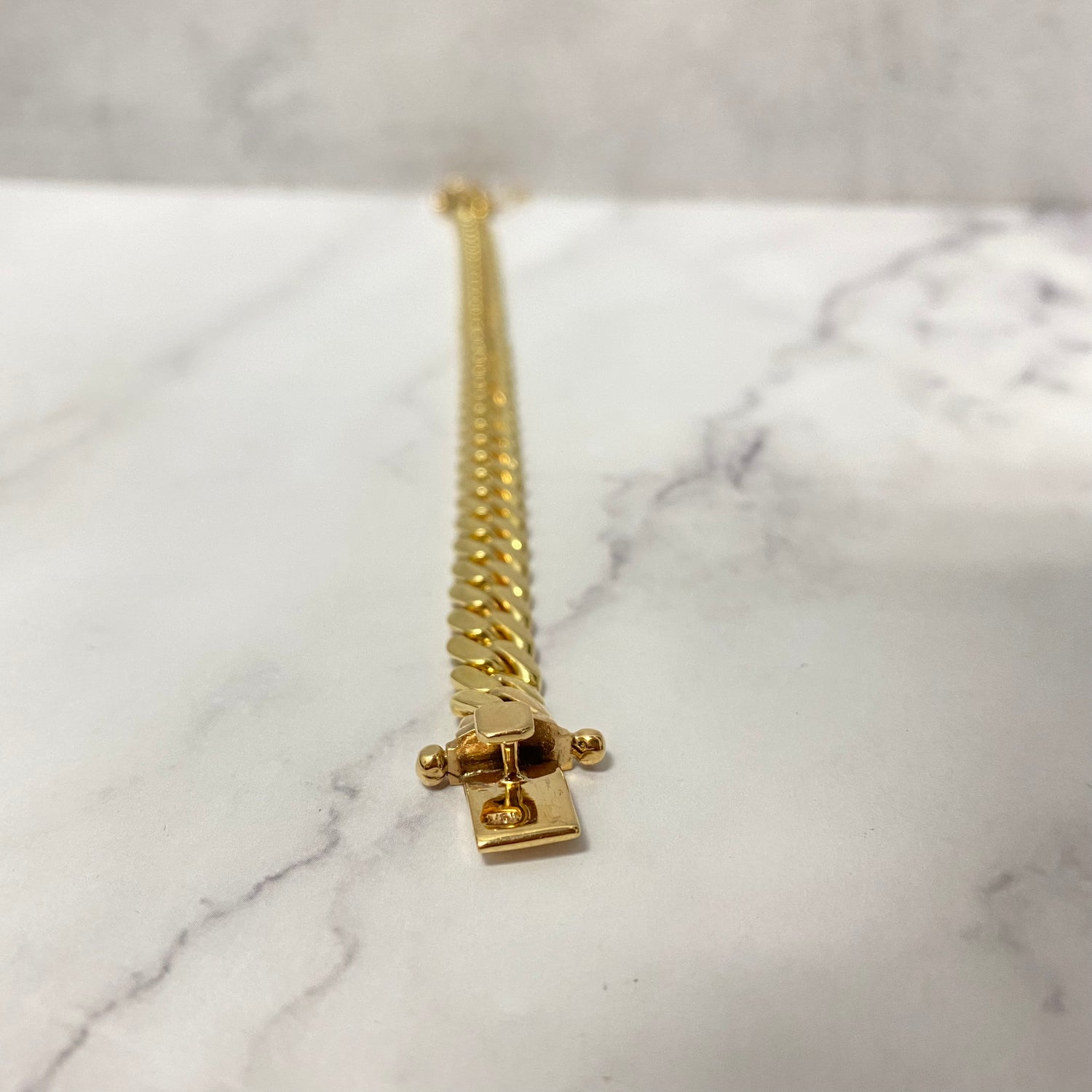 10K Yellow Gold Cuban Links Bracelet / 39.9gr / 8.4mm / 8in