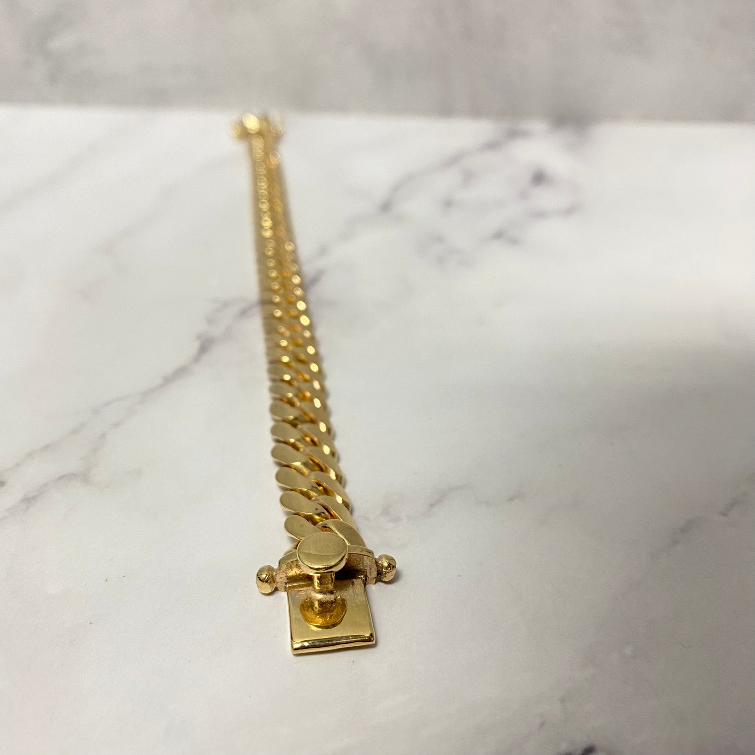 10K Yellow Gold Cuban Links Bracelet / 64gr / 10.8mm / 8in