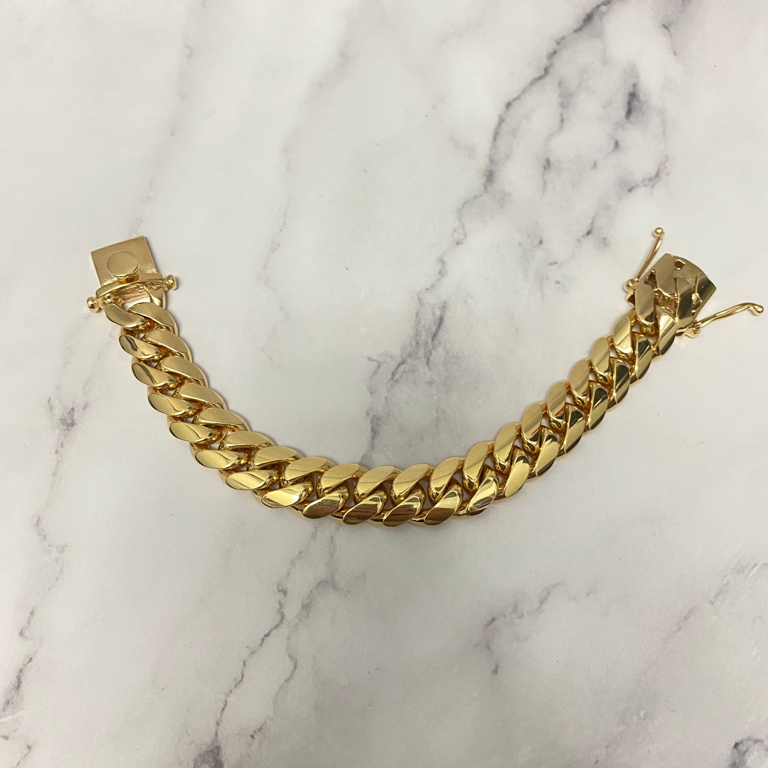 10K Yellow Gold Cuban Links Bracelet / 141.9gr / 15.4mm / 8 1/4in