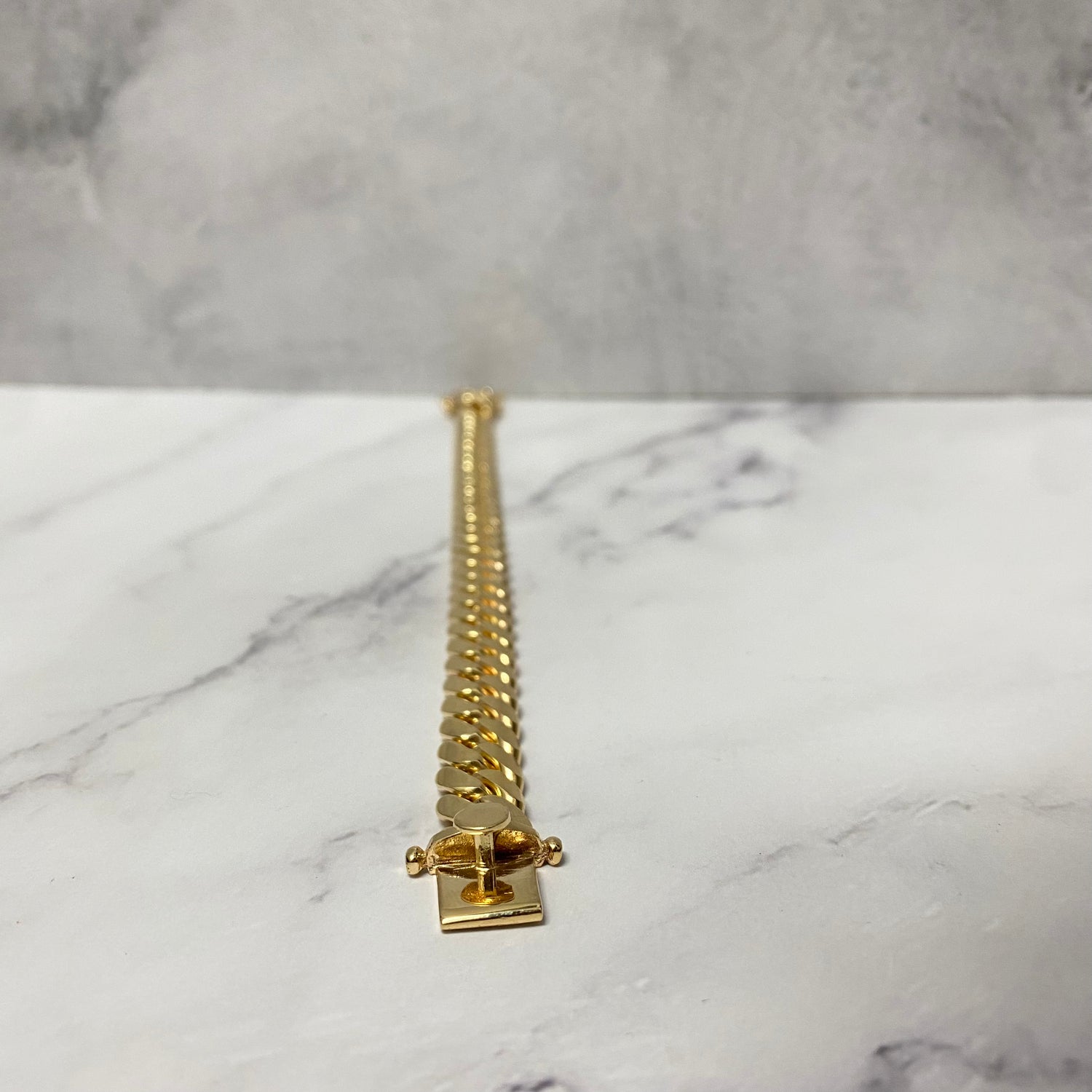 10K Yellow Gold Cuban Links Bracelet / 61.1gr / 10.3mm / 8in