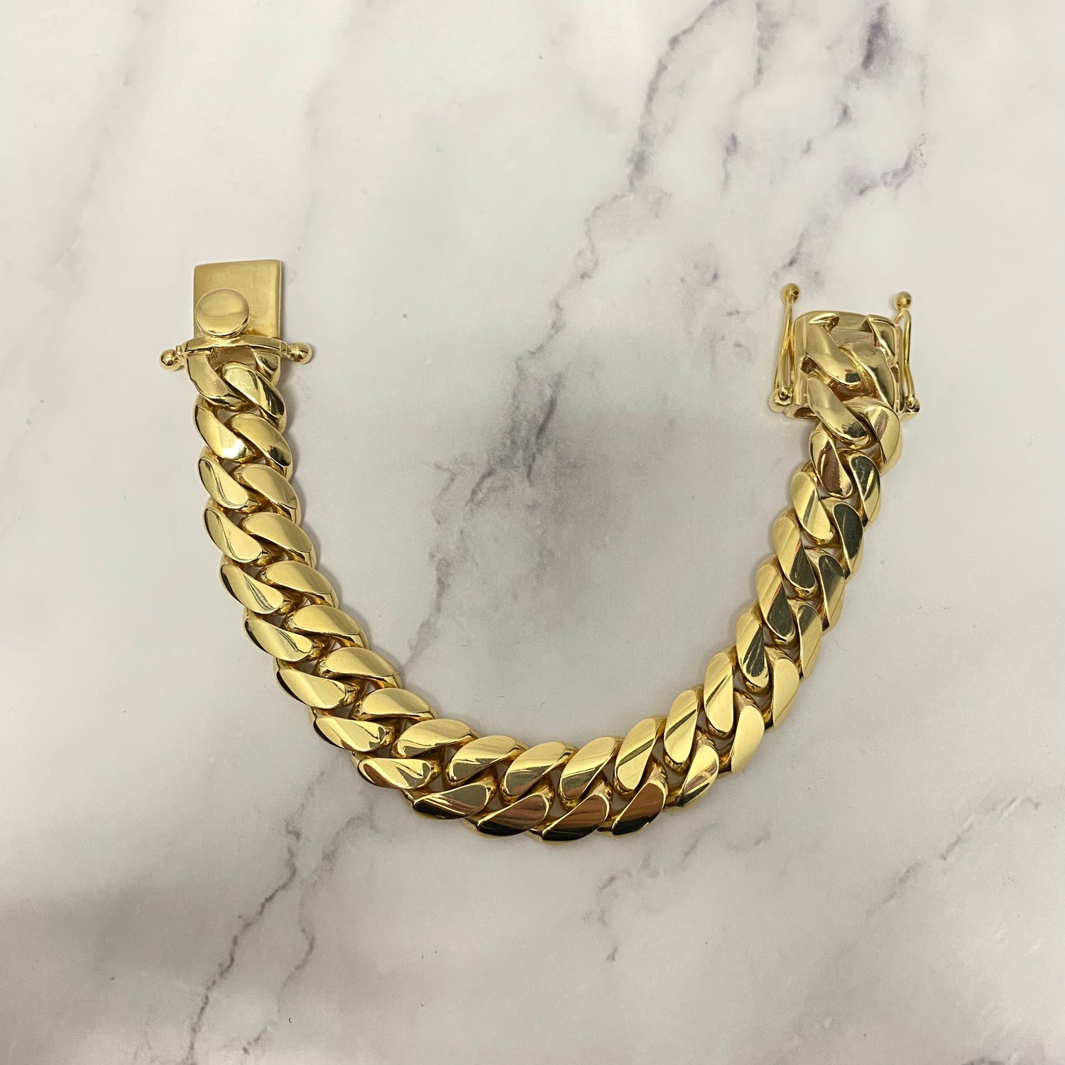 10K Yellow Gold Cuban Links Bracelet / 139.5gr / 15.7mm / 8 1/4in