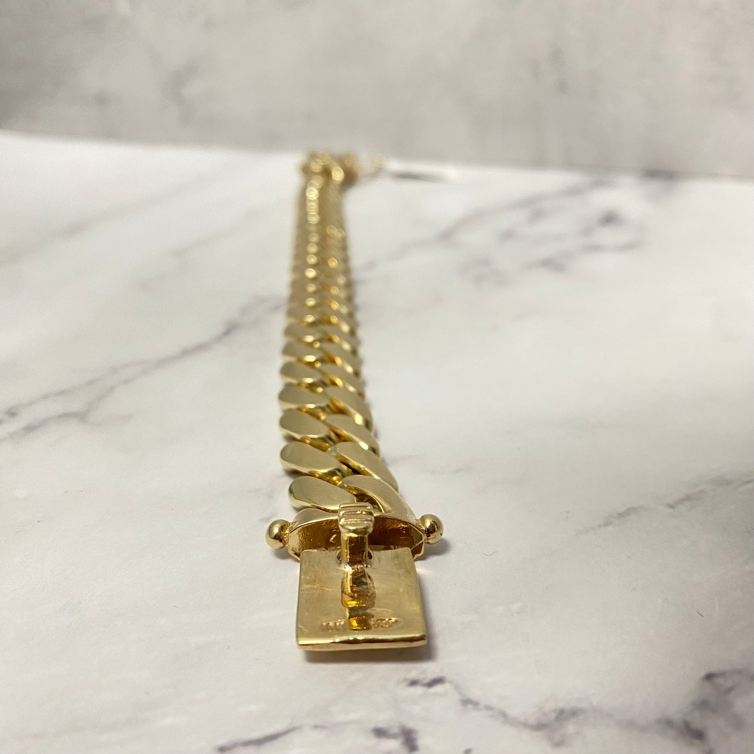10K Yellow Gold Cuban Links Bracelet / 128.57gr / 14.7mm / 8.5in