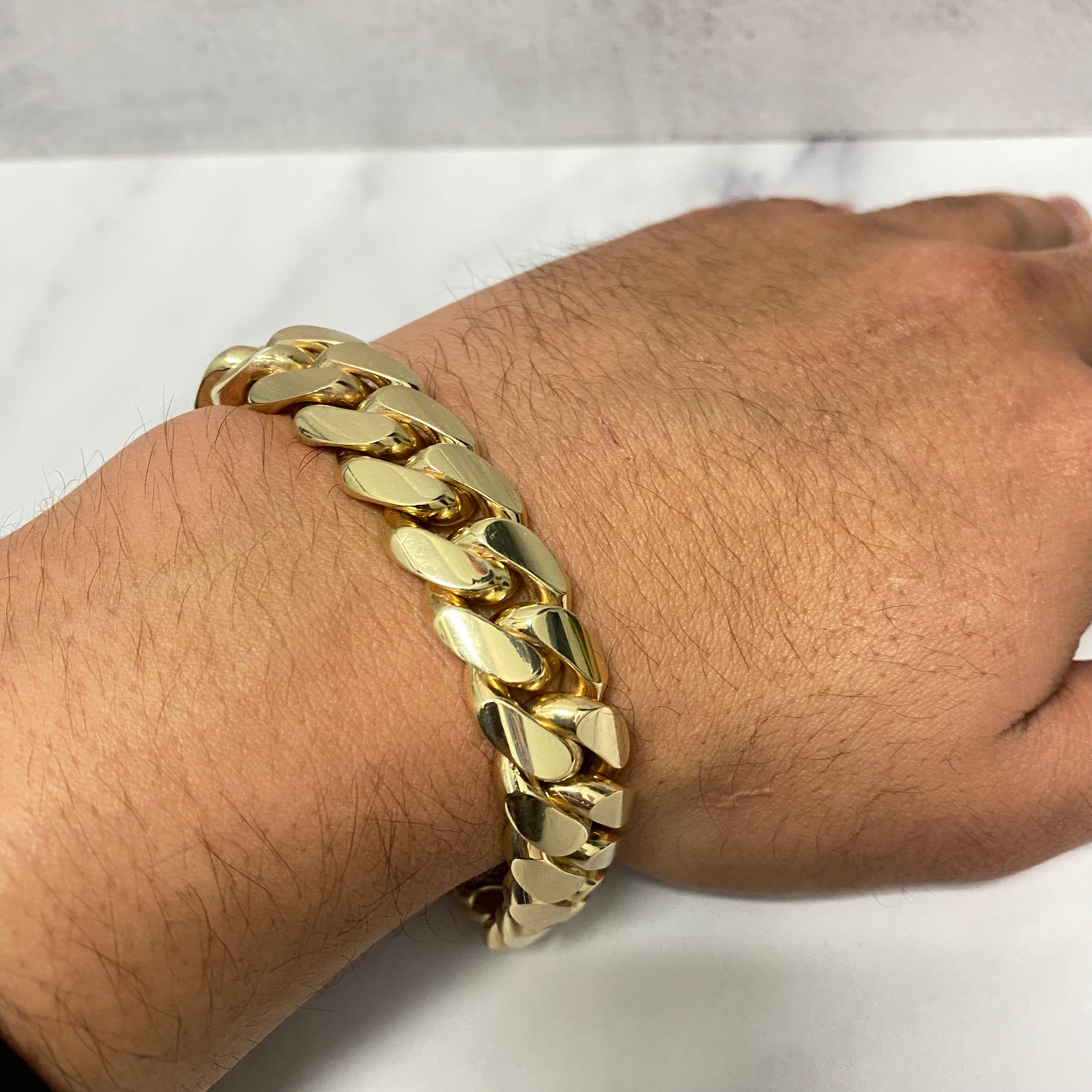 10K Yellow Gold Cuban Links Bracelet / 128.57gr / 14.7mm / 8.5in