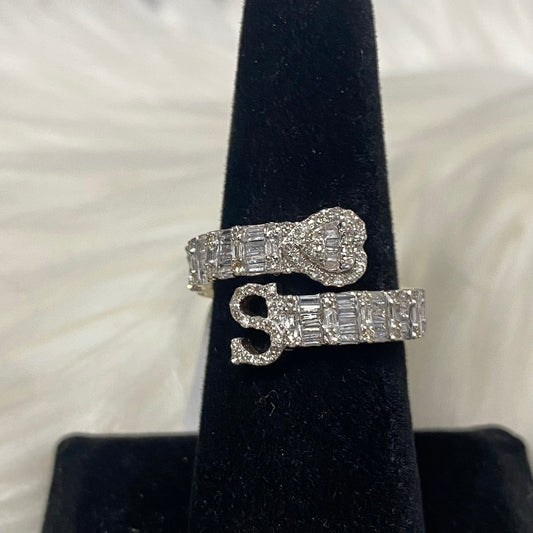 10K Yellow Gold Diamond Letter S With Heart Ring 0.95Ct Dia / 4.8gr / Size 6.5