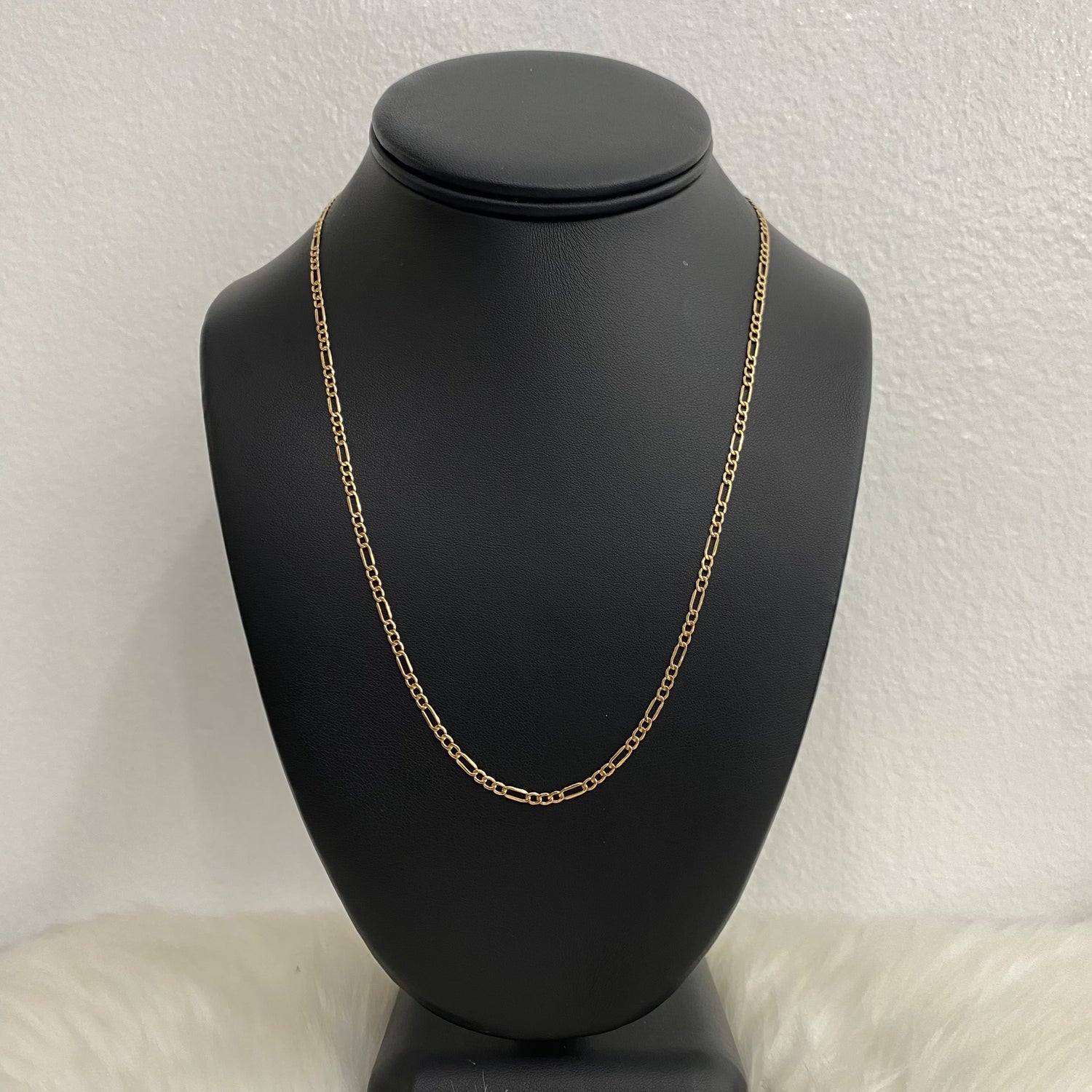 18K Yellow Gold Figaro Chain / 2.6gr / 2.4mm / 19.5in
