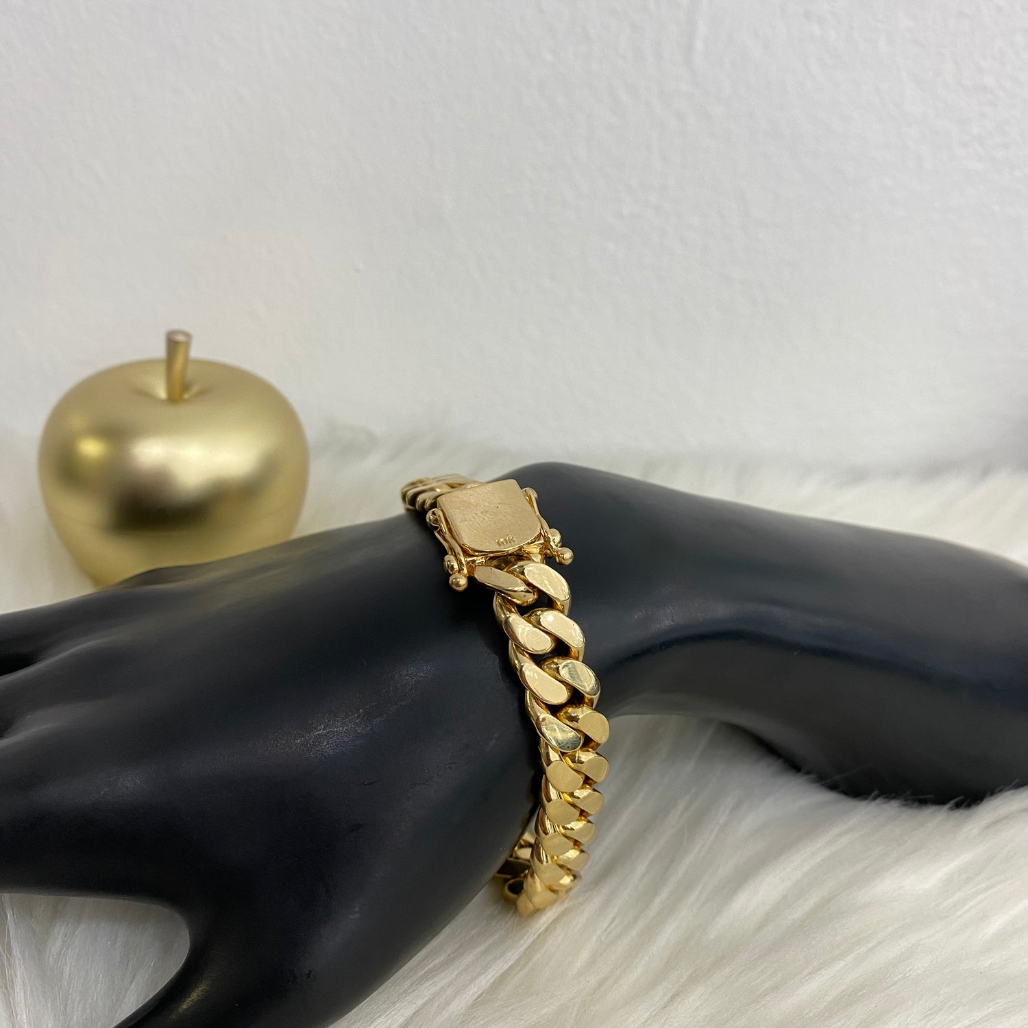 10K Yellow Gold Cuban Links Bracelet / 75.1gr / 11.3mm / 8.5in
