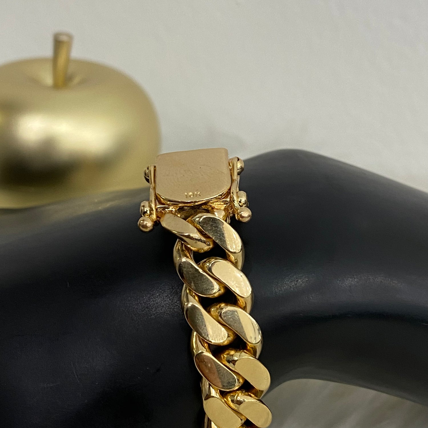 10K Yellow Gold Cuban Links Bracelet / 75.1gr / 11.3mm / 8.5in