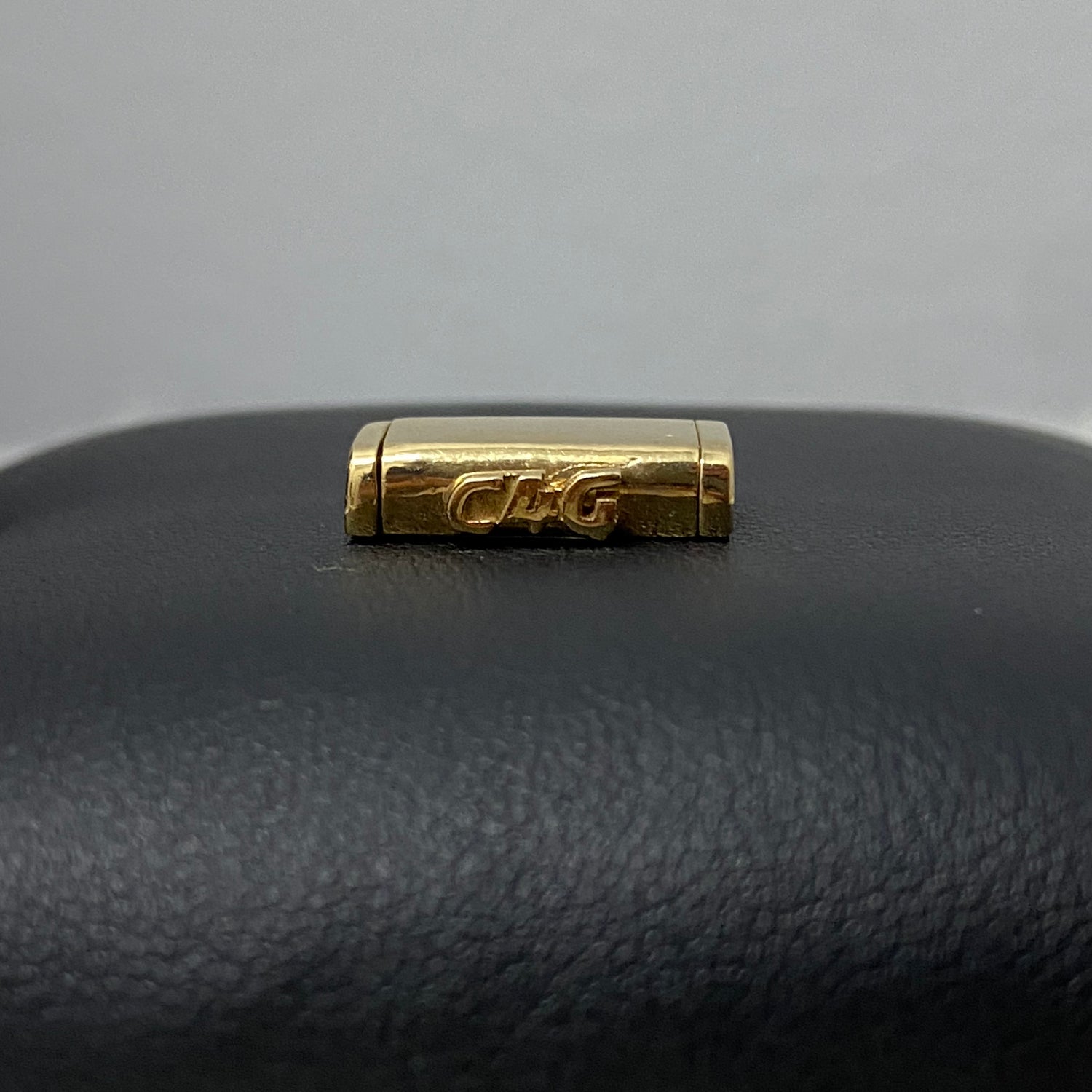 14K Yellow Gold Plain Sleek Lock / 4.1gr / 9mm