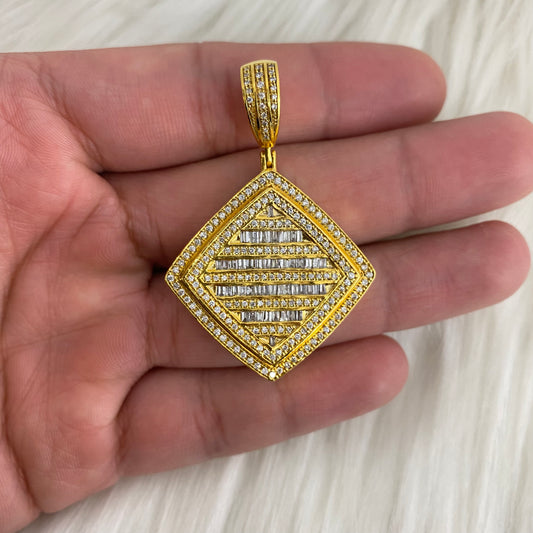 14K Yellow Gold Diamond Luxury Pendant Ct Dia Vs / 11.6gr / 2in