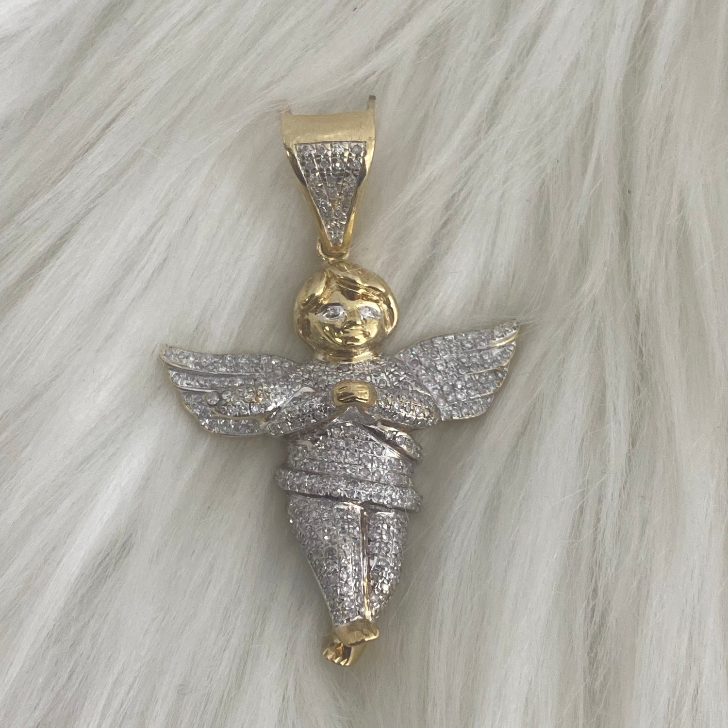 10K Yellow Gold Diamond Angel Pendant Ct Dia / 9gr / 2in