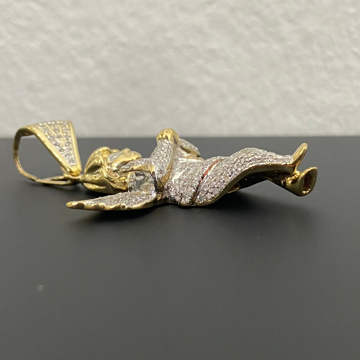 10K Yellow Gold Diamond Angel Pendant Ct Dia / 9gr / 2in