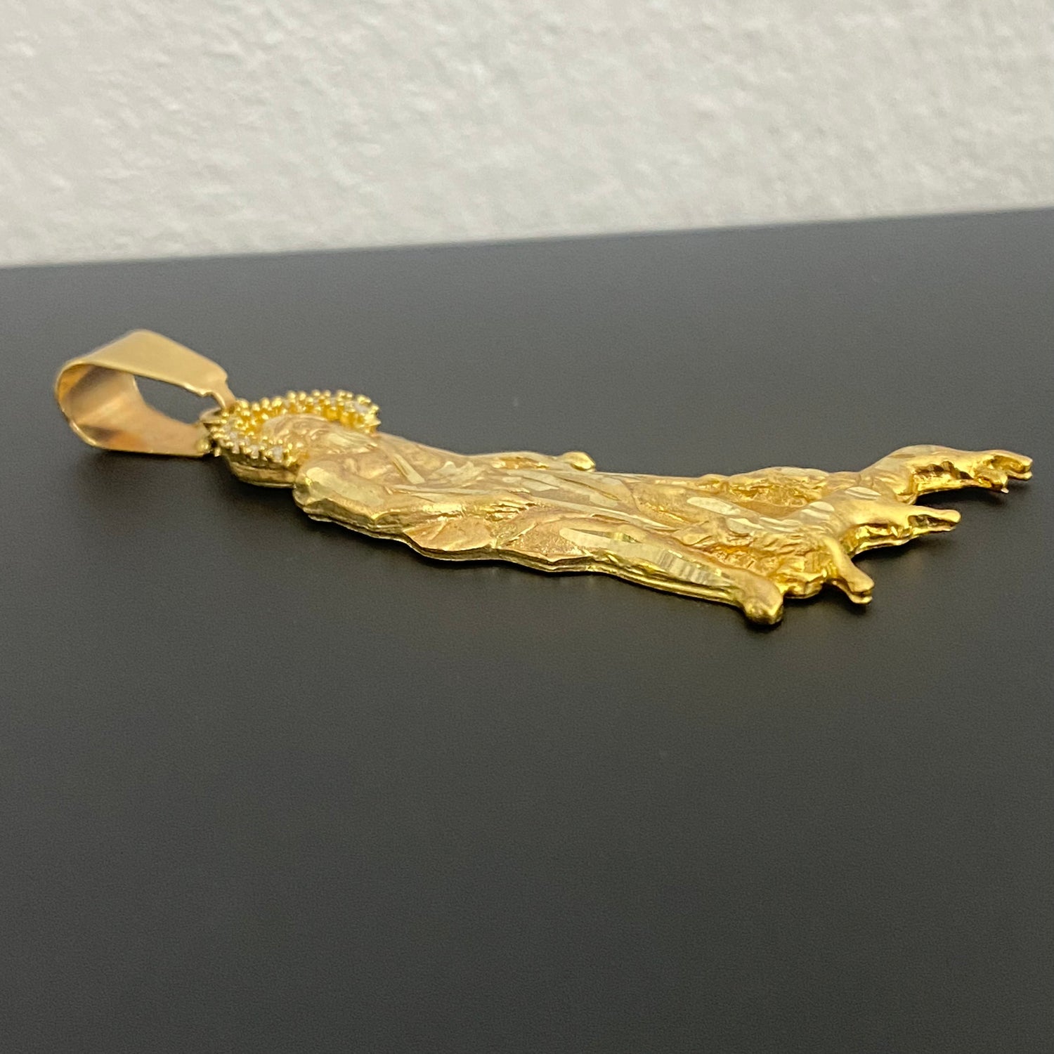 10K Yellow Gold San Lazaro Pendant With Zircons / 10.9gr / 2.5in