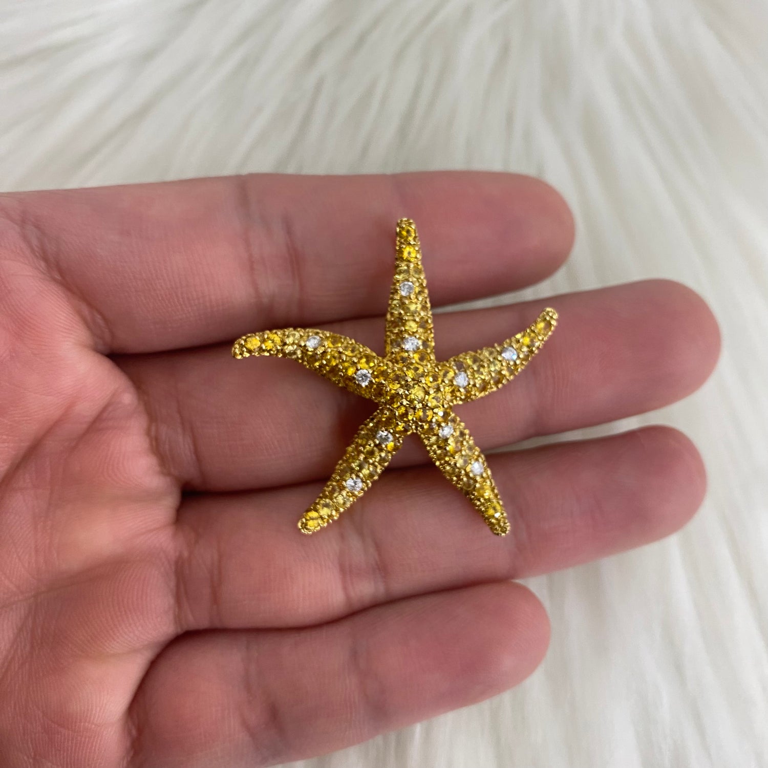 18K Yellow Gold Diamond Starfish Pendant Mossainite / 9.3gr / 1.5in