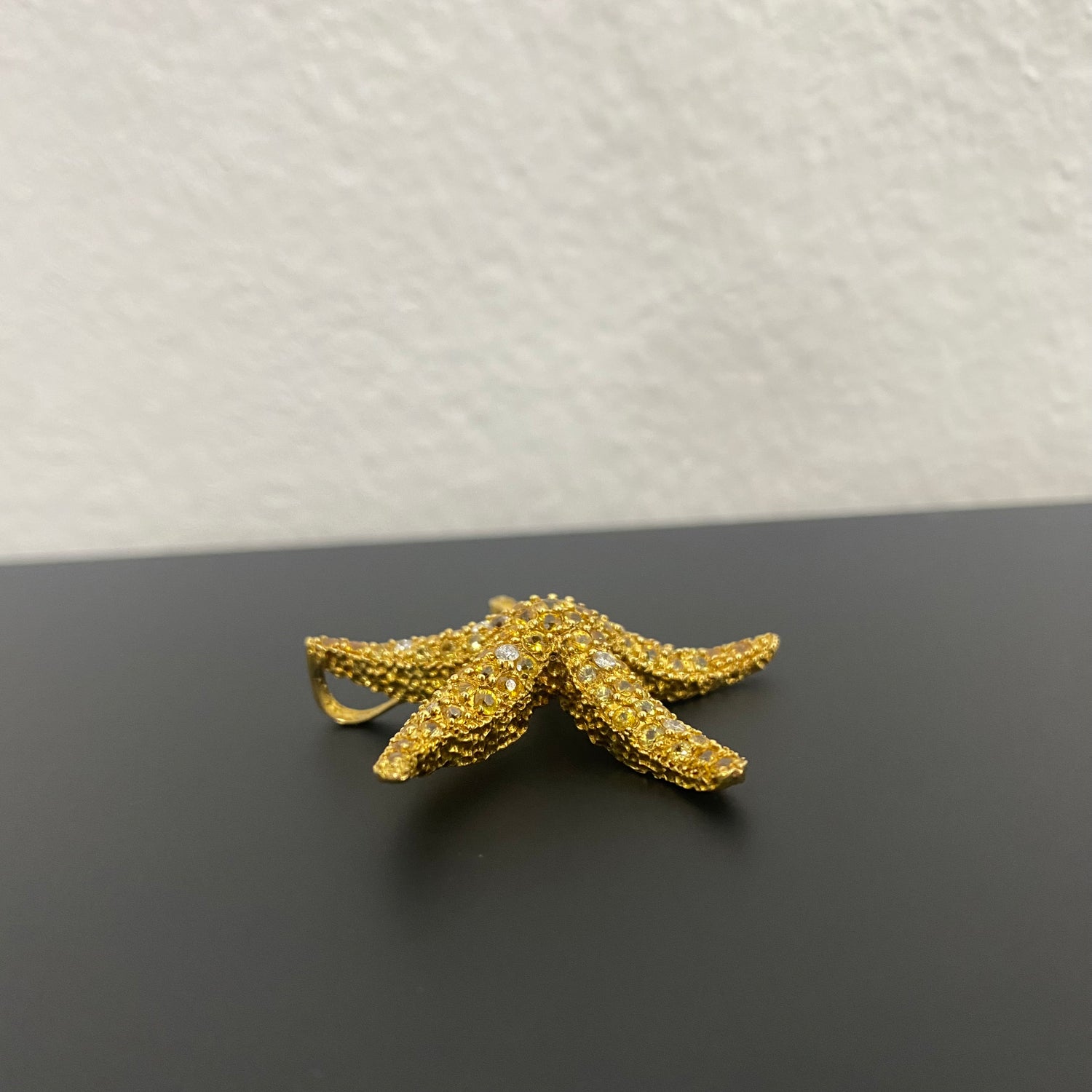 18K Yellow Gold Diamond Starfish Pendant Mossainite / 9.3gr / 1.5in