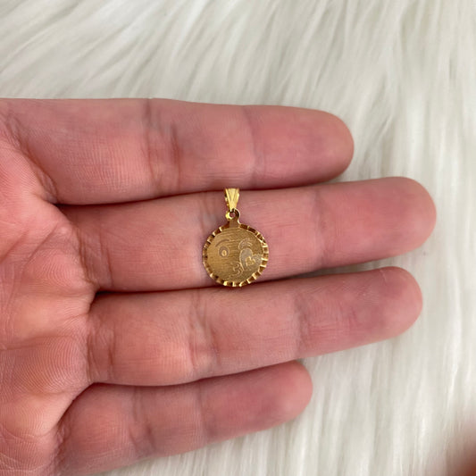 10K Yellow Gold Emogi Pendant / 0.2gr / 0.6in