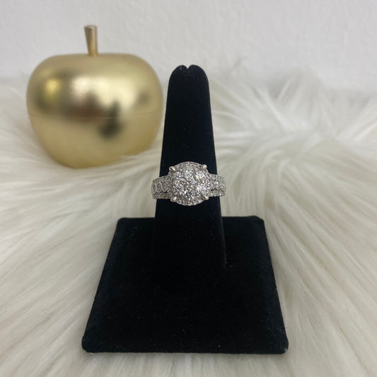 14K White Gold Diamond Flower Engagement Ring Ct Dia / 8gr / Size 7.5
