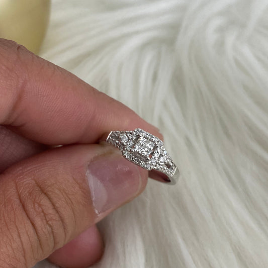 10K White Gold Diamond Square Engagement Ring Ct Dia / 3.2gr / Size 6.5