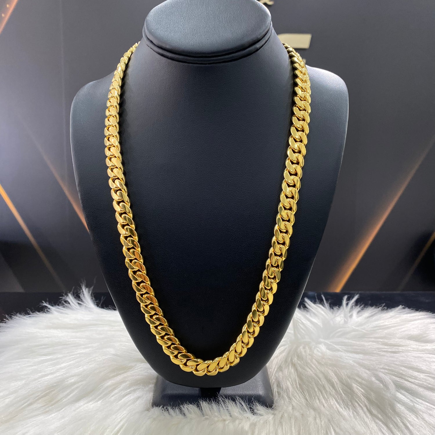 10K Yellow Gold Cuban Links / 213.7gr / 11.5mm / 24.5in