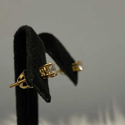 14K Yellow Gold Diamond Luxury Stud Earrings Ct Dia / 1.08gr