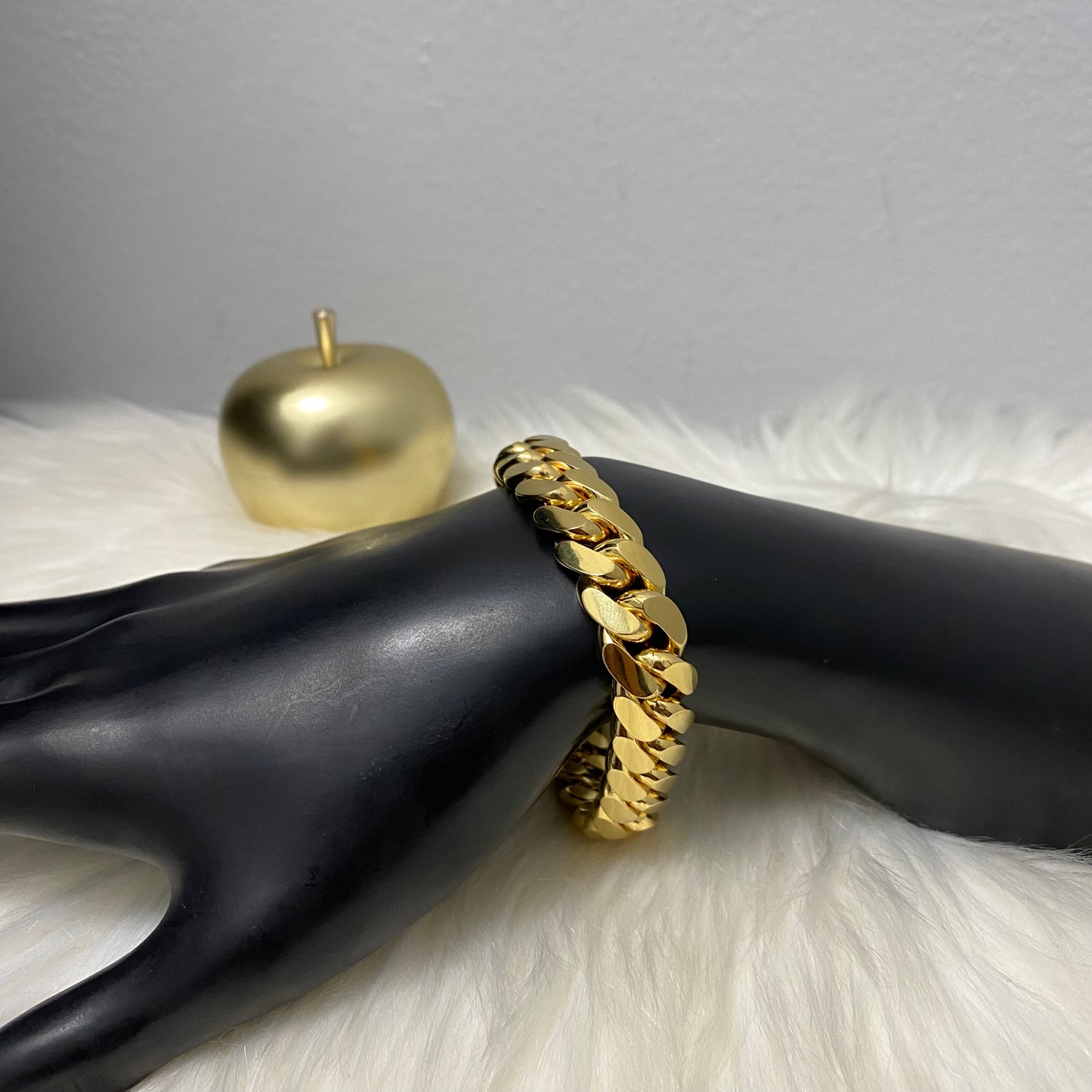 10K Yellow Gold Cuban Links Bracelet / 102.6gr / 12.7mm / 8.5in