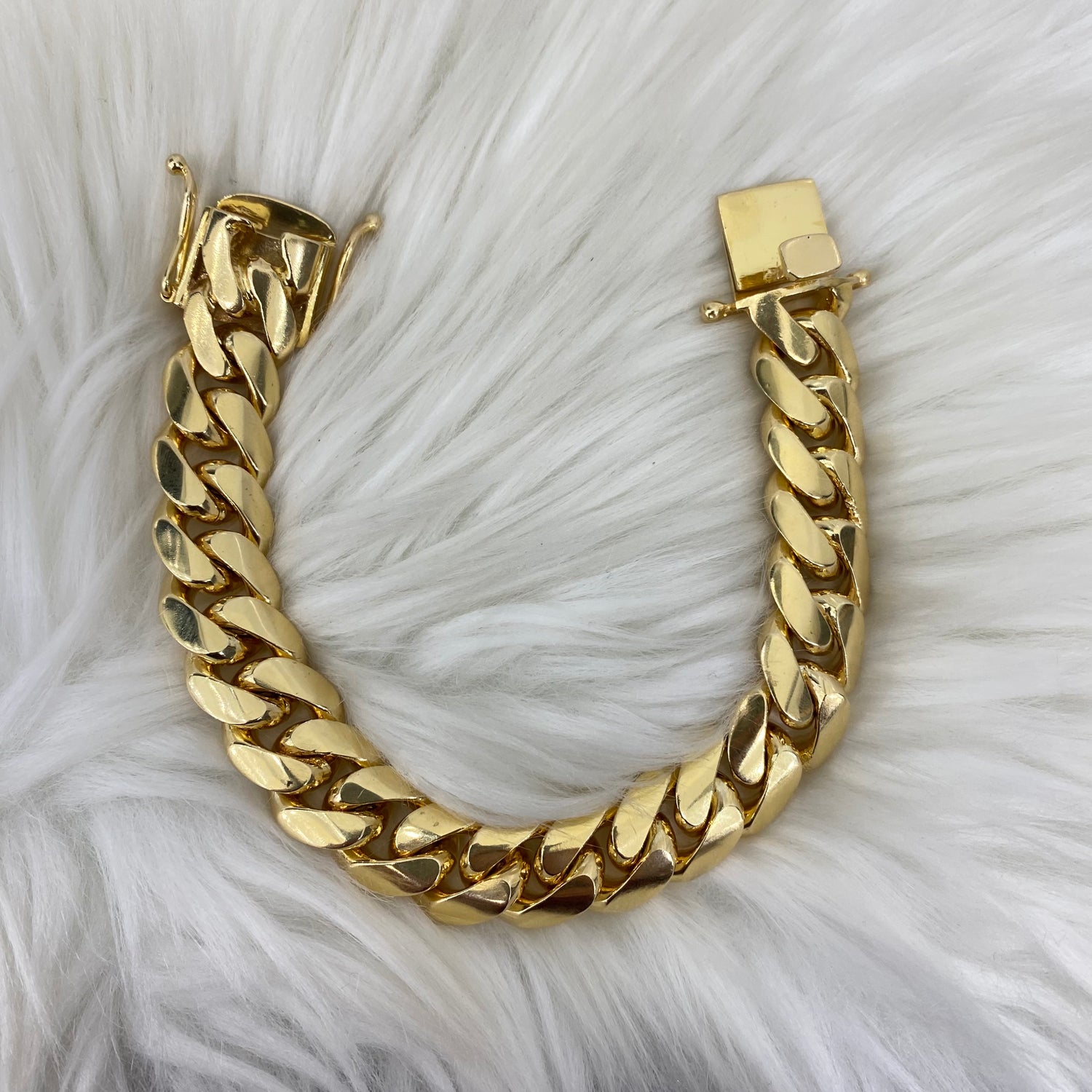 10K Yellow Gold Cuban Links Bracelet / 153.2gr / 16mm / 8.5in