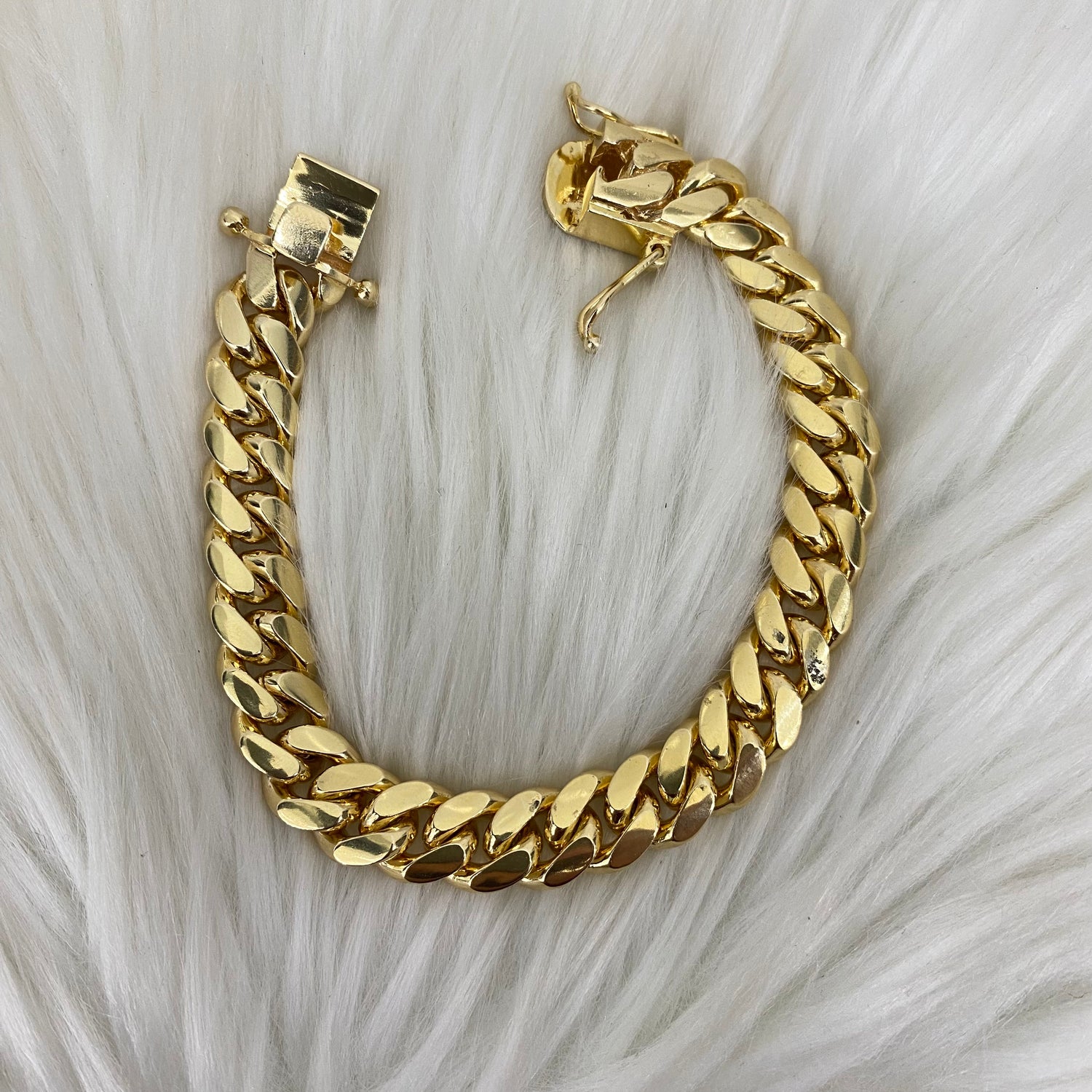 10K Yellow Gold Cuban Links Bracelet / 72.6gr / 10.7mm / 8.5in