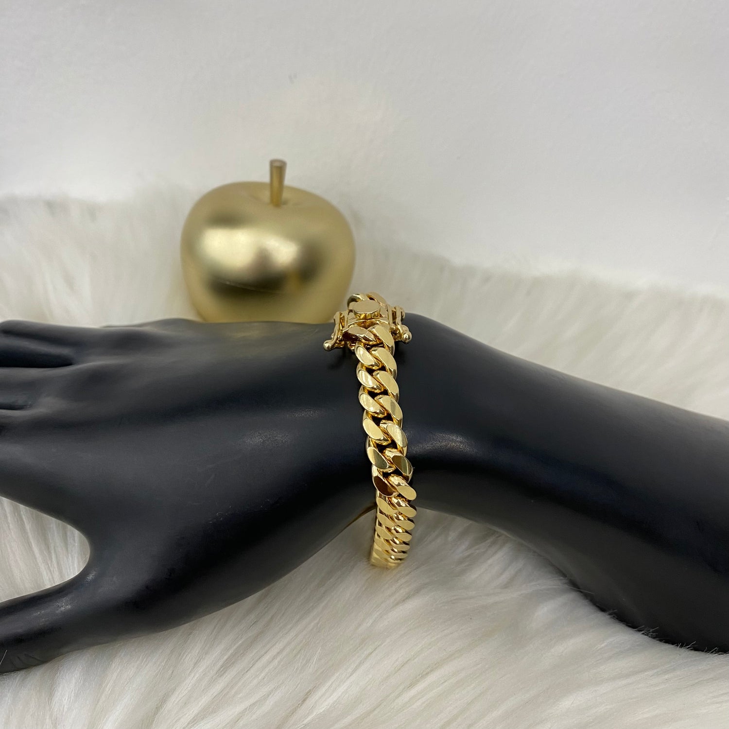 10K Yellow Gold Cuban Links Bracelet / 49.1gr / 8.7mm / 8in