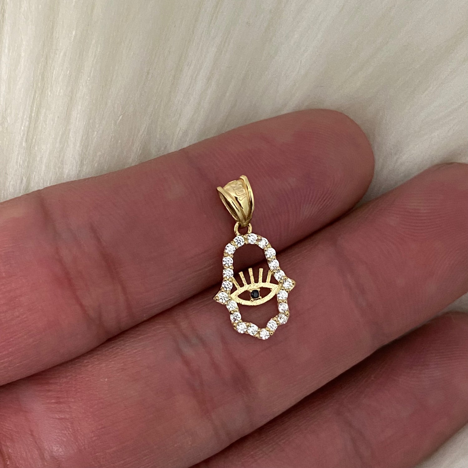 10K Yellow Gold Hamsa Eye Pendant With Zircons / 0.62gr / 0.7in