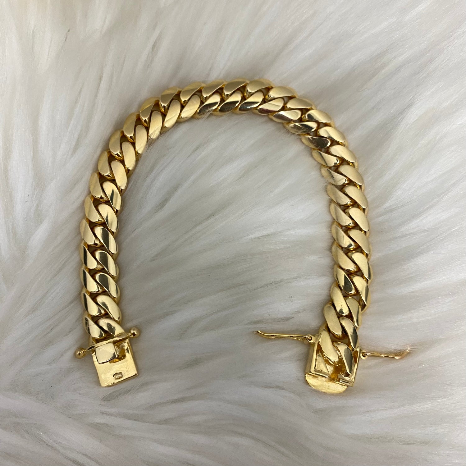 10K Yellow Gold Cuban Links Bracelet / 82.83gr / 12mm / 8.5in