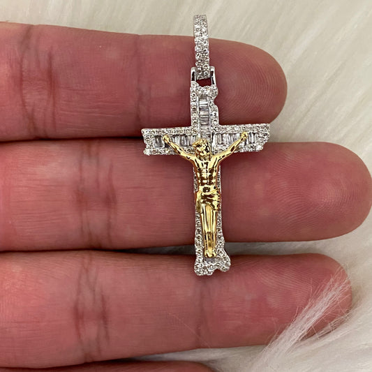 10K White-Yellow Gold Diamond Crusifix Pendant 1Ct Dia / 5.4gr / 1.5in