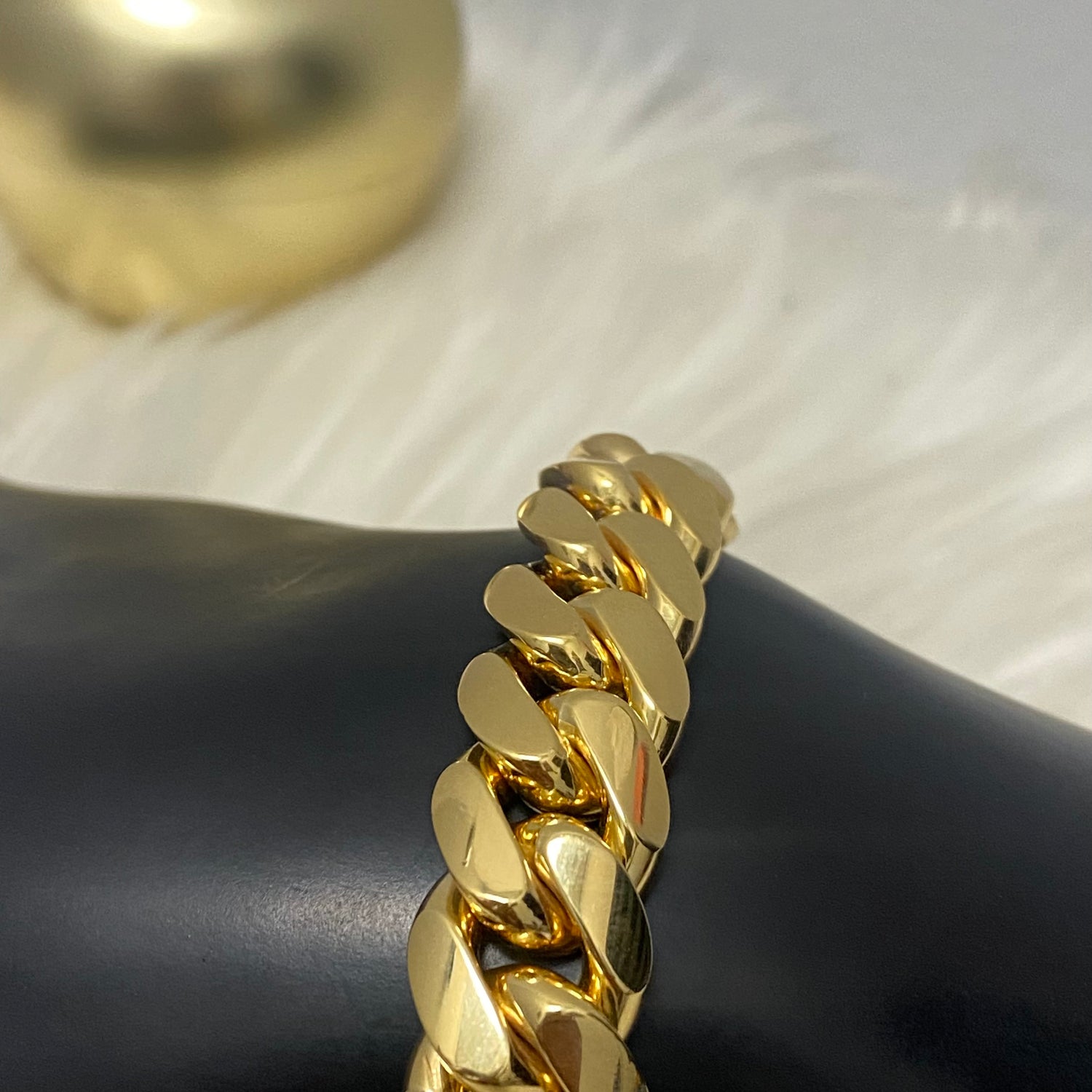 10K Yellow Gold Cuban Links Bracelet / 91.4gr / 13.6mm / 7in