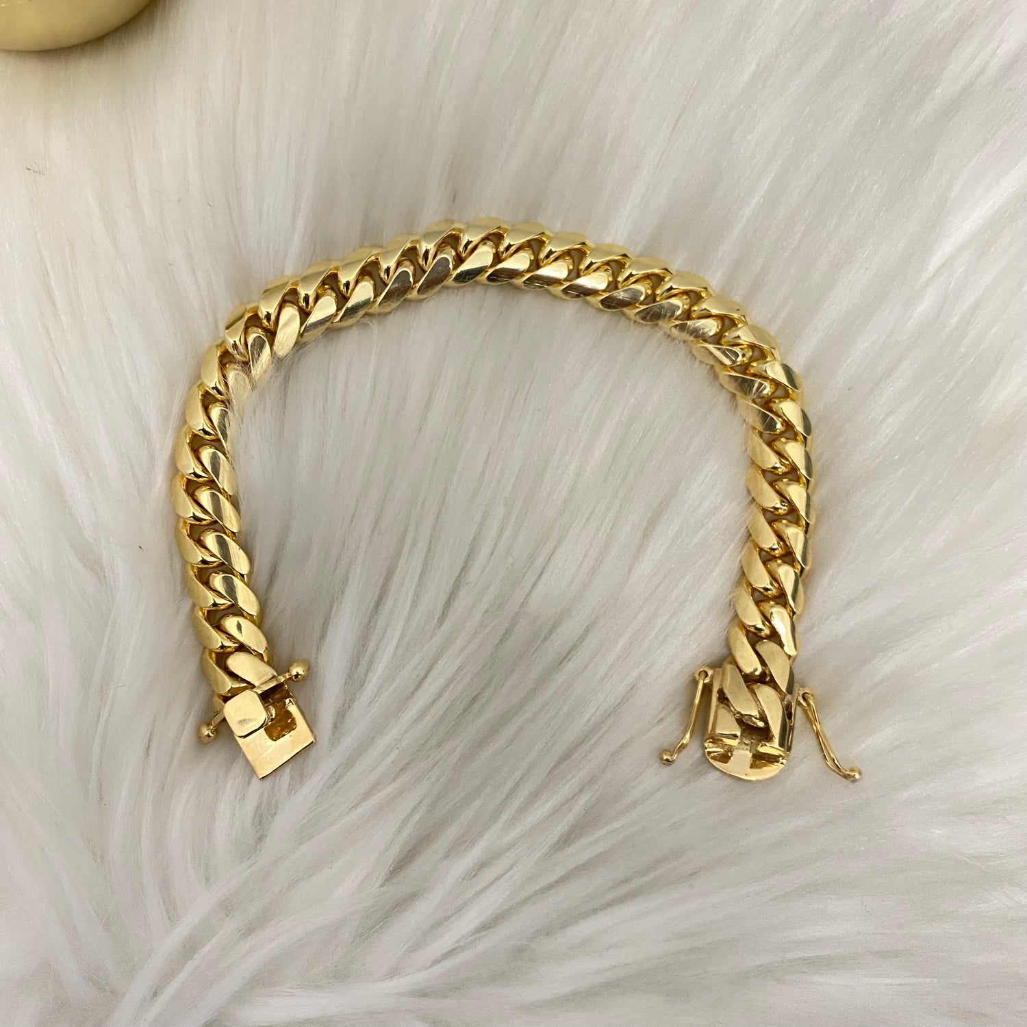 10K Yellow Gold Cuban Links Bracelet / 73.6gr / 10.8mm / 8.5in