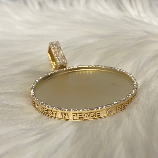 10K Yellow Gold Diamond Memoral Pendant 2.61Ct Dia / 28.46gr / 2 - 2.7in
