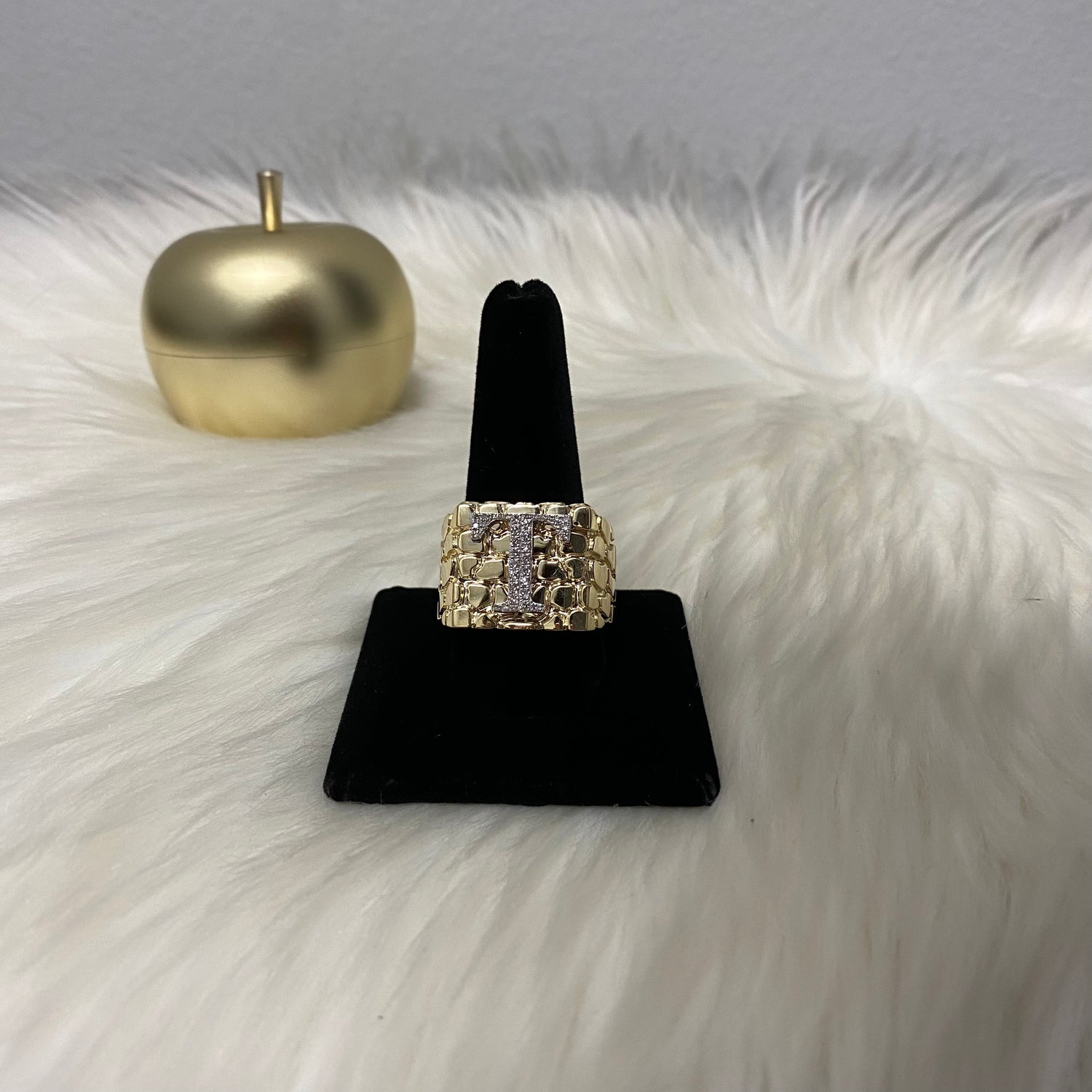 10K Yellow Gold Nugget Letter T Ring 0.31Ct Dia / 12.5gr / Size 11