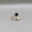 14K Yellow Gold Flower Black/White Ring / 2.3gr / Size 8