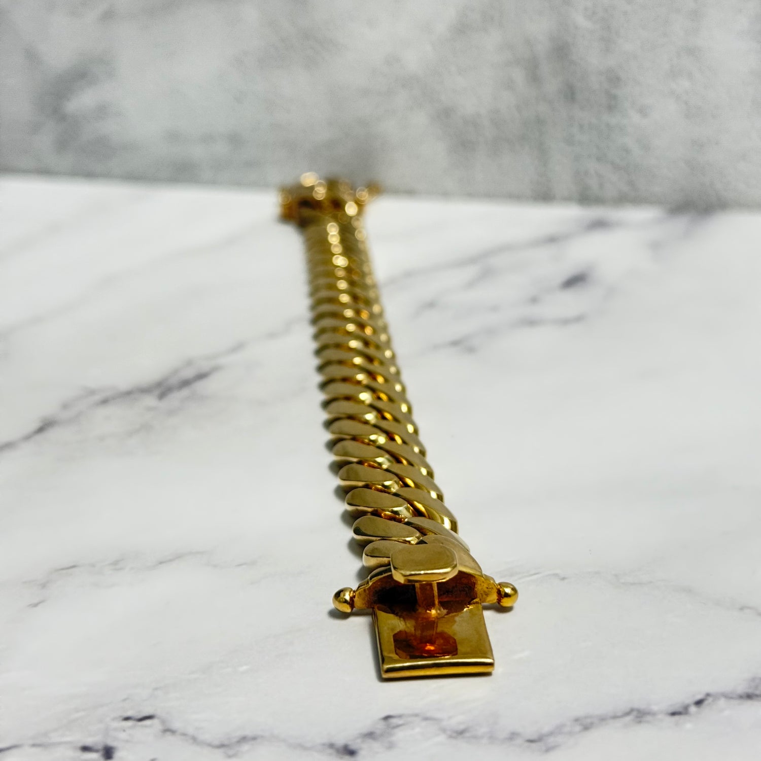 10K Yellow Gold Cuban Links Bracelet / 133.8gr / 15.2mm / 8 3/4in