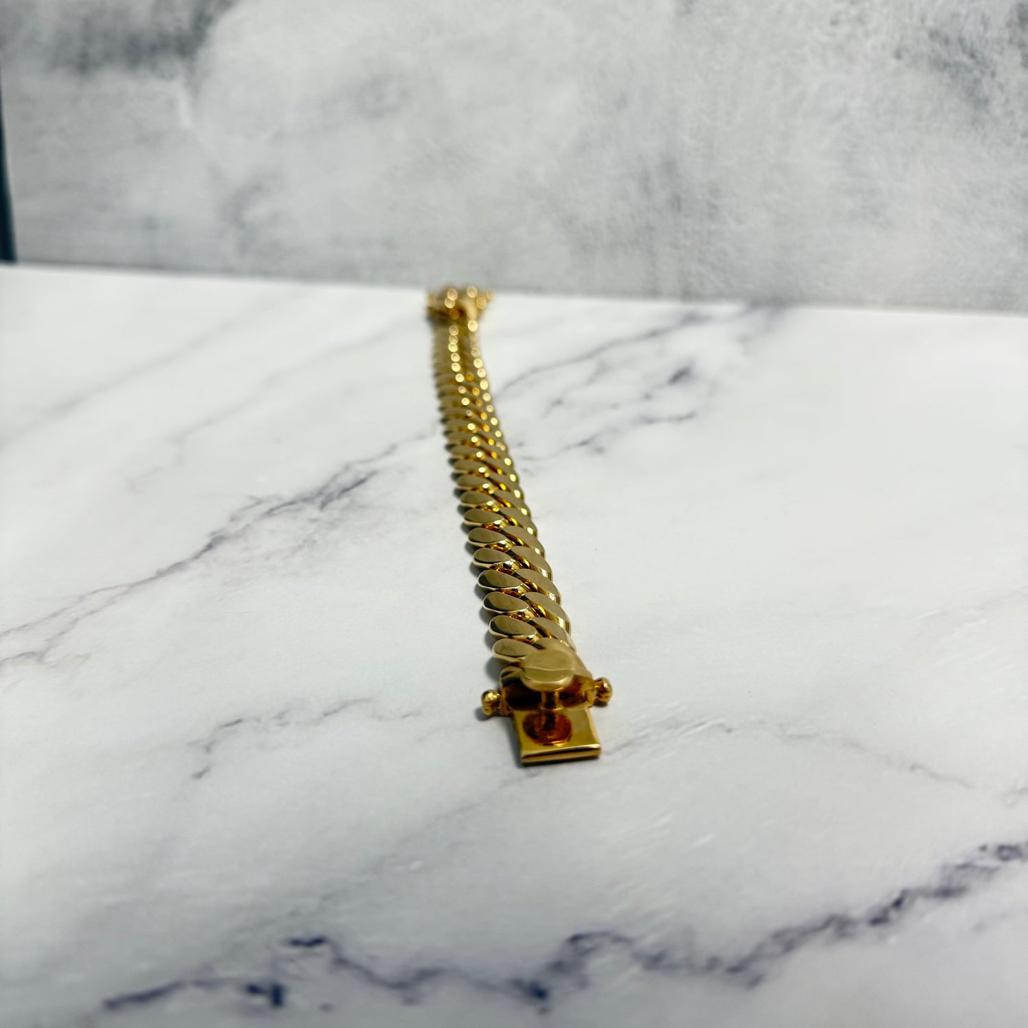 10K Yellow Gold Cuban Links Bracelet / 93.6gr / 13mm / 8in