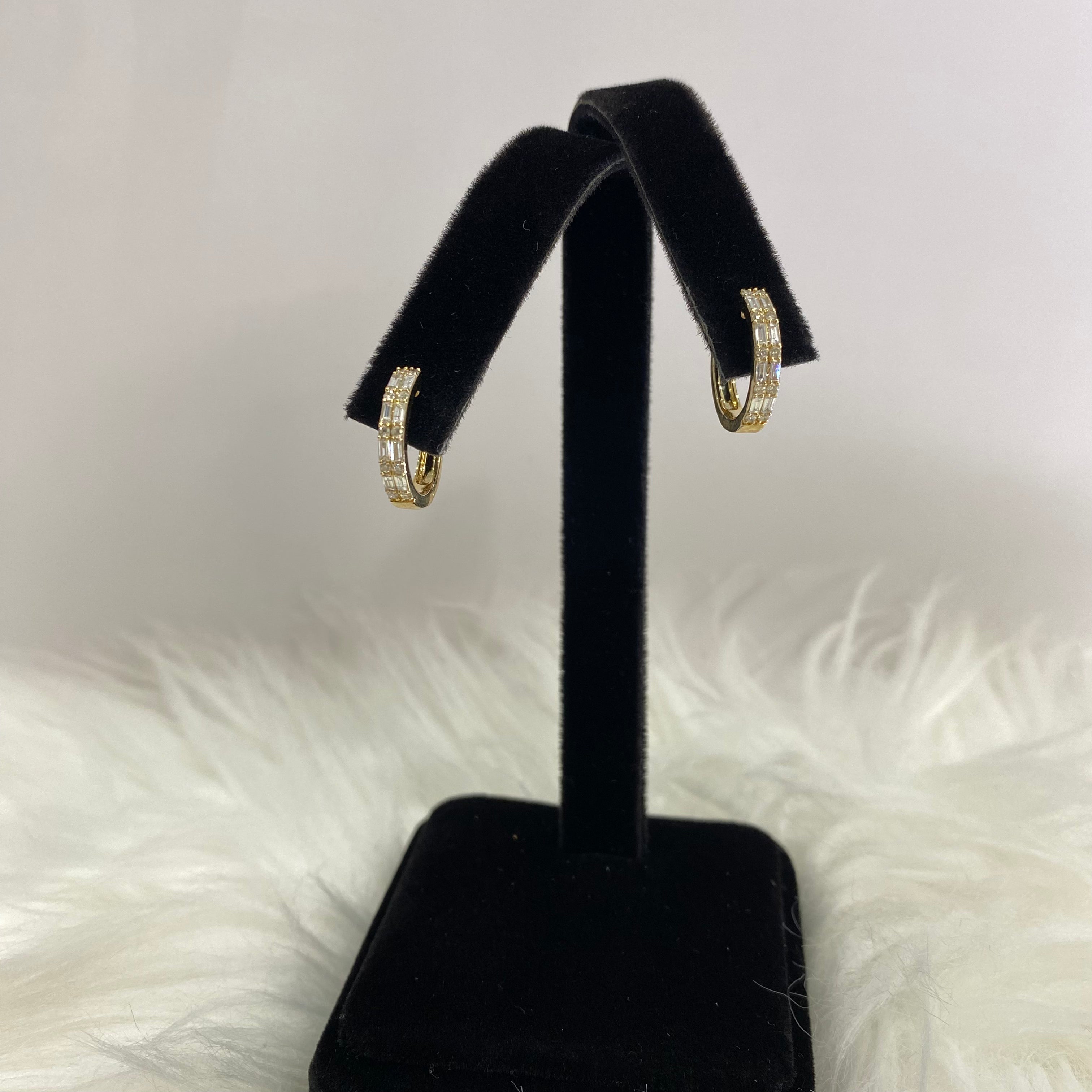 14K Yellow Gold Diamond Luxury Hoop Earrings 0.59Ct / 3gr