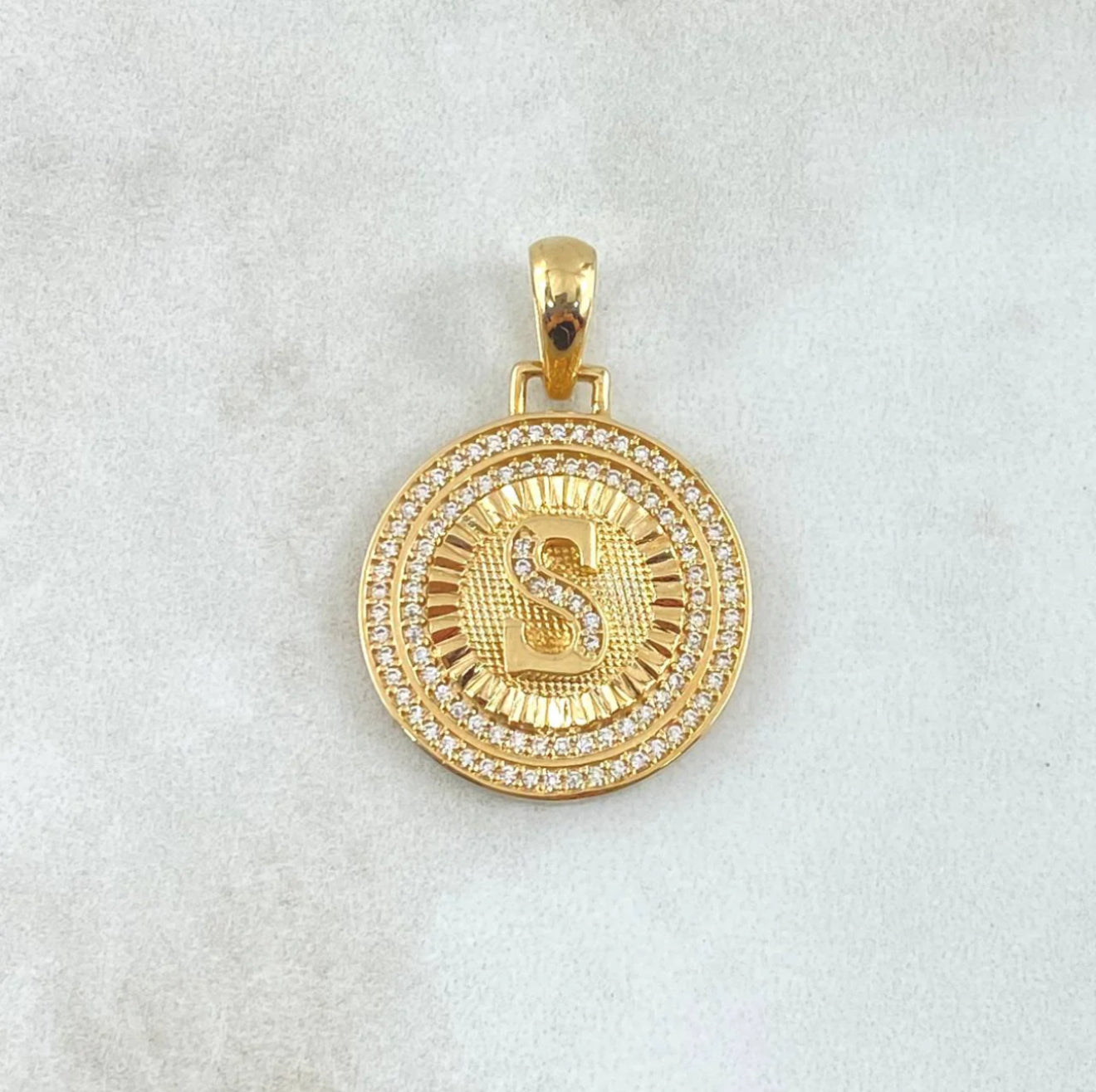18K Yellow Gold Letter Medal S Pendant With Zircons / 4.7gr / 1.3in