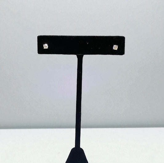 14K White Gold Diamond Luxury Stud Earrings 0.23Ct / 0.5gr