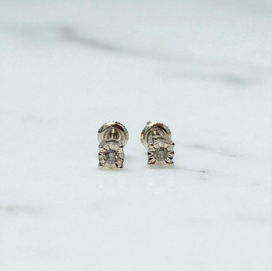 10K White Gold Diamond Round Fashion Stud Earrings 0.15Ct Dia / 1.3gr / 5mm