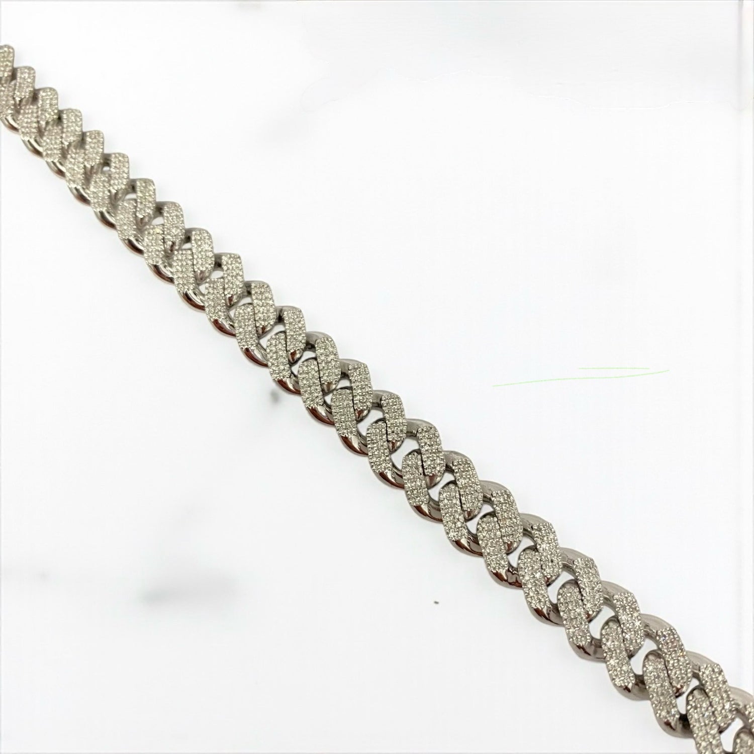 10K White Gold Cuban Link Bustdown Bracelet 1.81Ct Dia / 36.5gr / 9.3mm / 8in