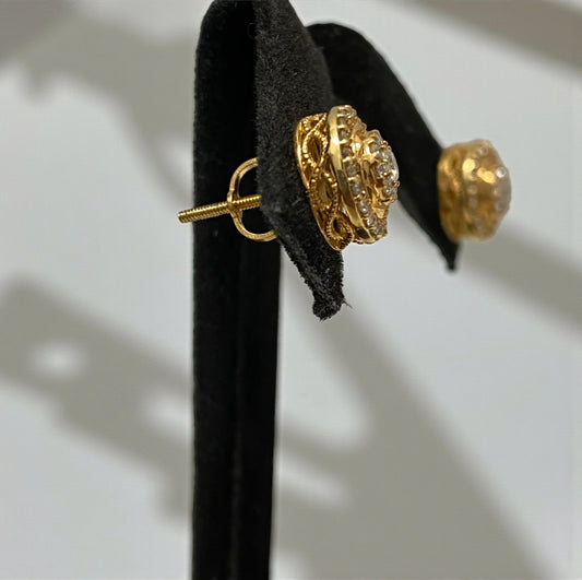 10K Yellow Gold Diamond Flower Stud Earrings Ct Dia / 3gr