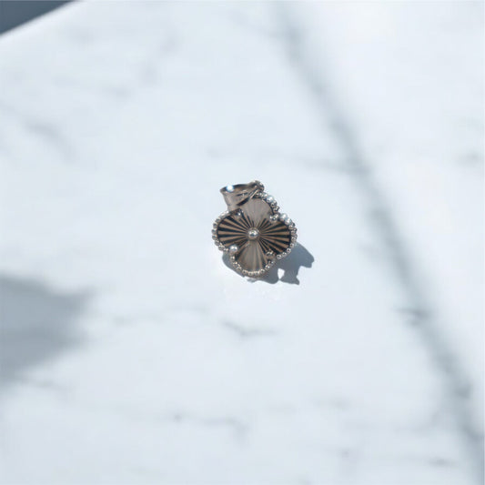 14K WG Diamond Cut Clover Pendant / 1.80gr / 11mm